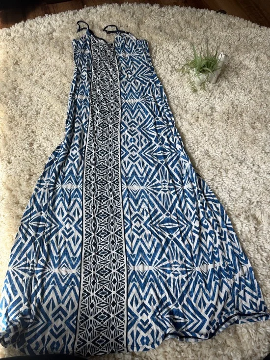Massimo Blue and White Patterned Maxi Dress with Black Center Panel - Picture 4 of 5